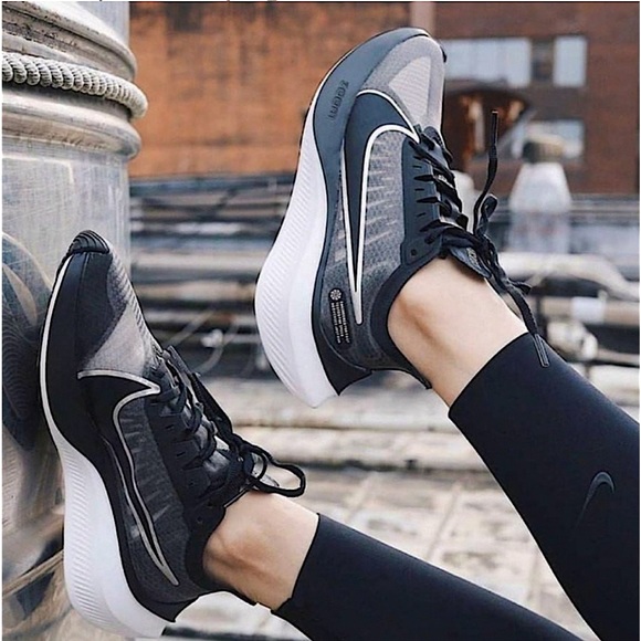 Nike Shoes - Nike Zoom Gravity Lightweight Running Shoe! LIKE NEW!